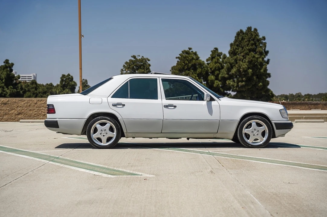 1992 Mercedes-Benz W124 E-Class - Image 8 of 31