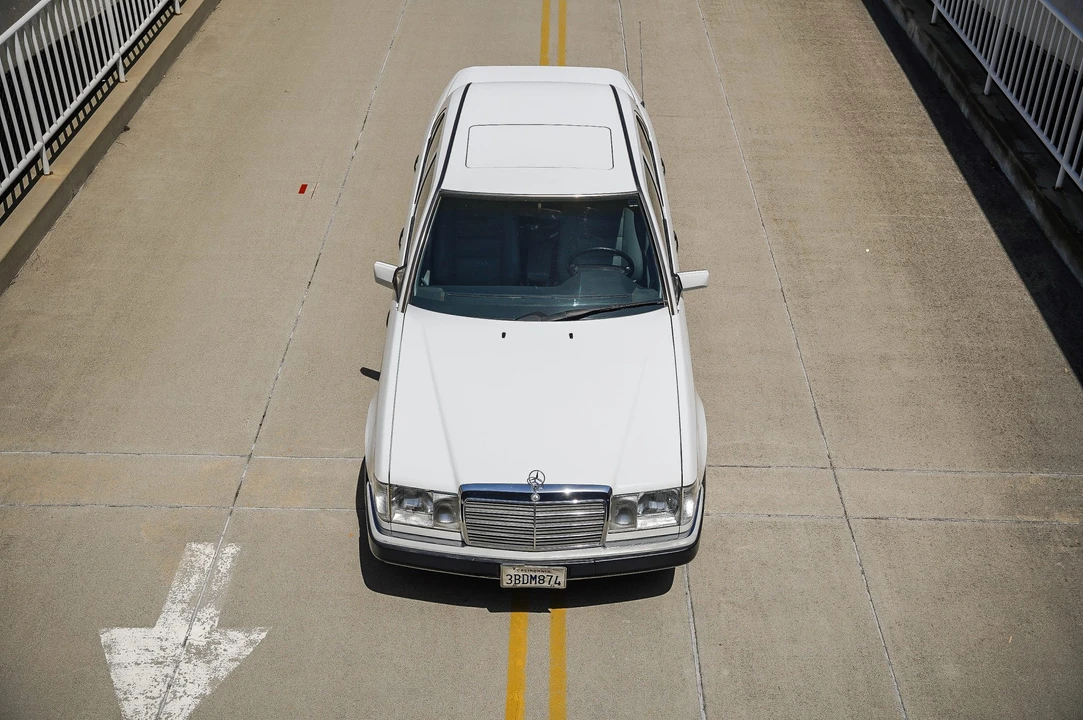 1992 Mercedes-Benz W124 E-Class - Image 12 of 31