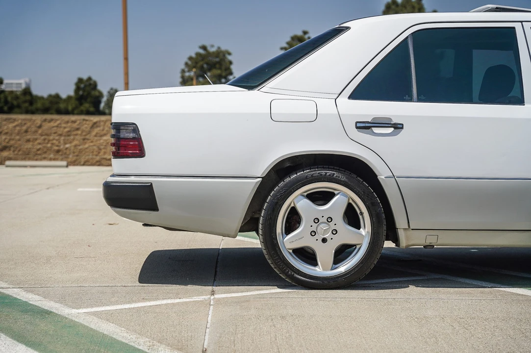 1992 Mercedes-Benz W124 E-Class - Image 23 of 31
