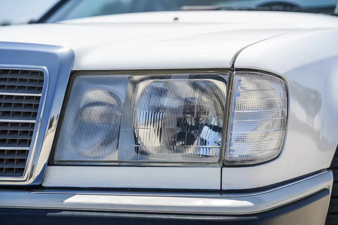 1992 Mercedes-Benz W124 E-Class - Image 29 of 31