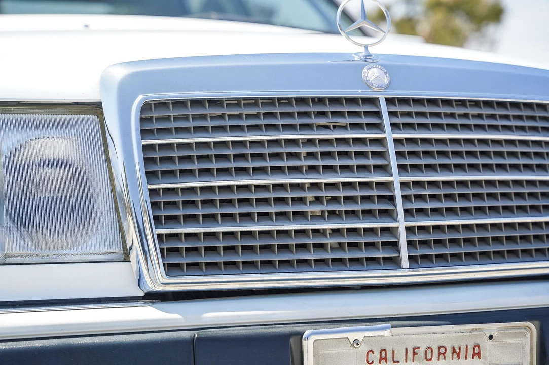 1992 Mercedes-Benz W124 E-Class - Image 30 of 31
