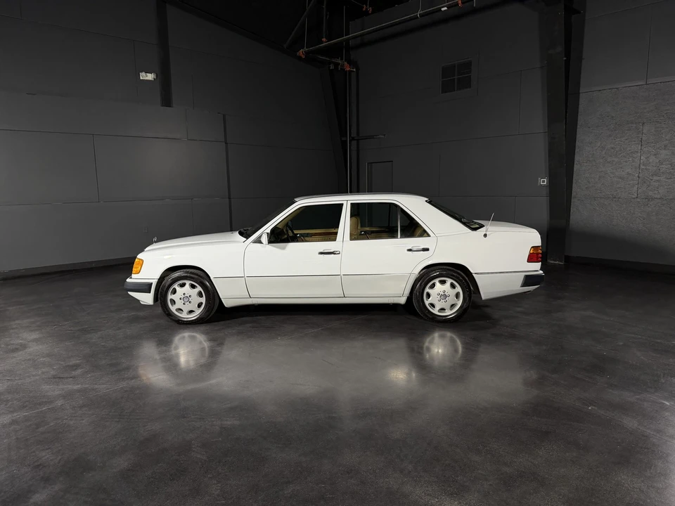 1992 Mercedes-Benz W124 E-Class - Image 12 of 31