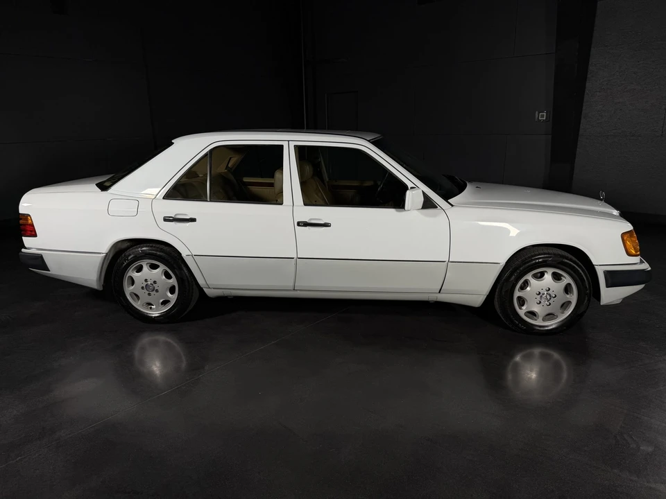 1992 Mercedes-Benz W124 E-Class - Image 7 of 31