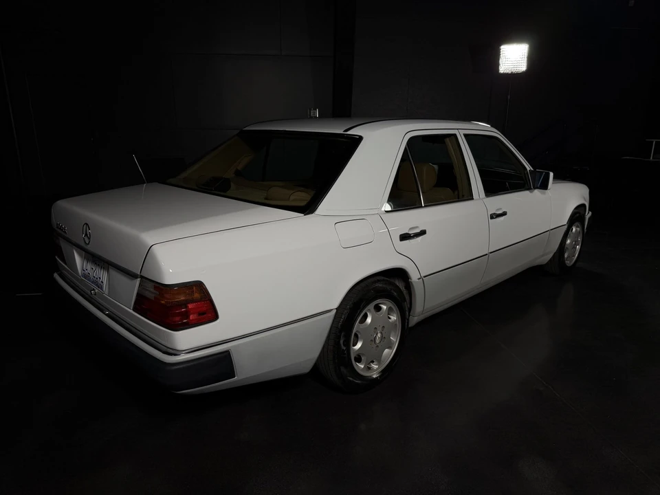 1992 Mercedes-Benz W124 E-Class - Image 8 of 31