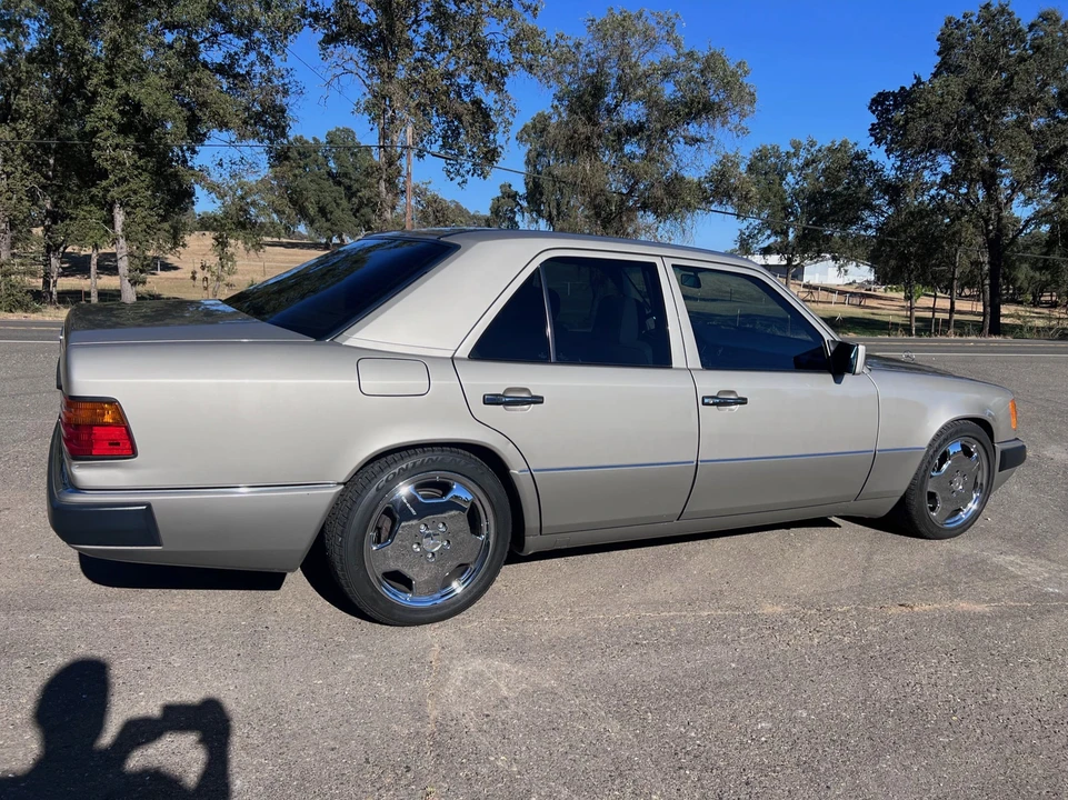 1992 Mercedes-Benz W124 E-Class - Image 12 of 31