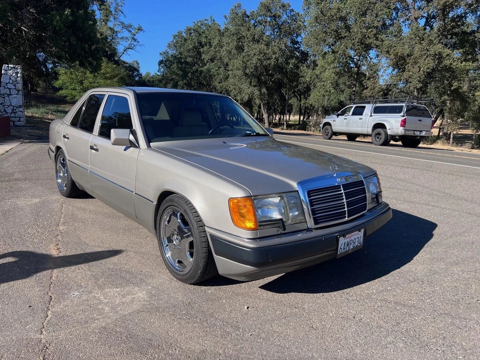 1992 Mercedes-Benz W124 E-Class - Image 17 of 31