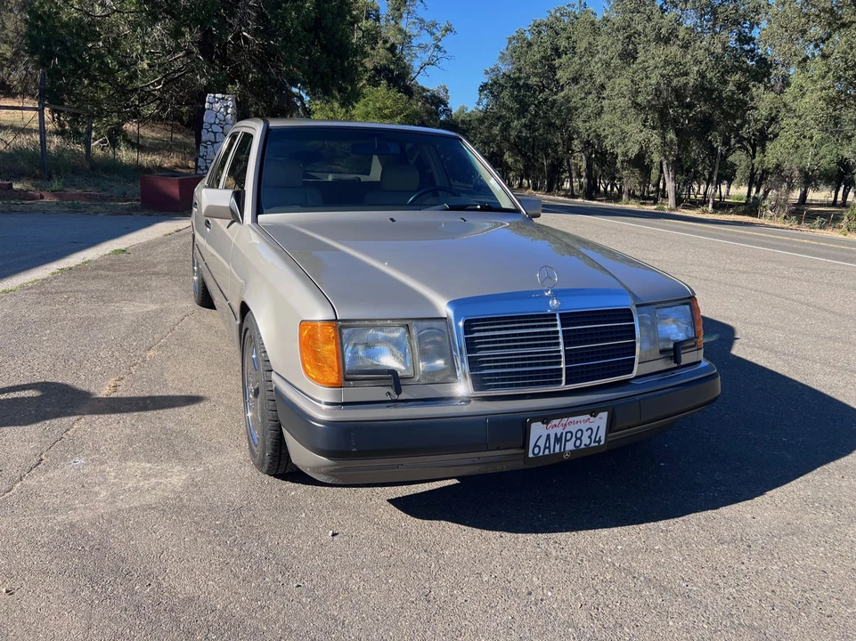 1992 Mercedes-Benz W124 E-Class - Image 18 of 31