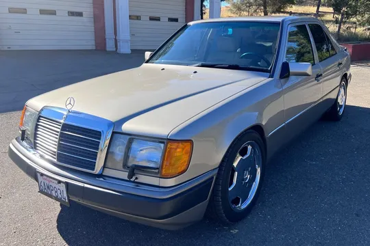 1992 Mercedes-Benz 400E