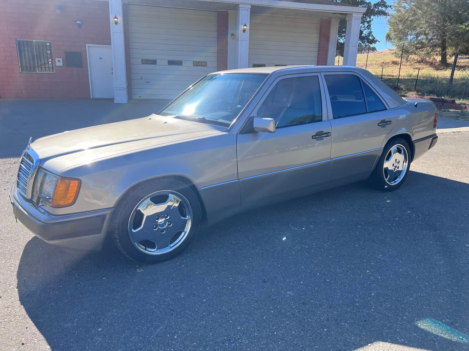 1992 Mercedes-Benz W124 E-Class - Image 3 of 31