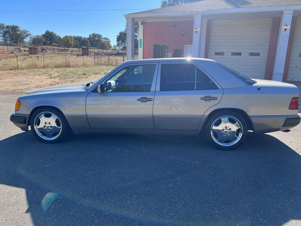 1992 Mercedes-Benz W124 E-Class - Image 5 of 31