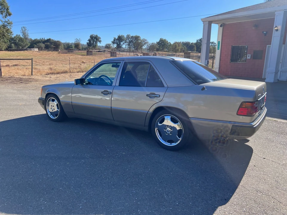 1992 Mercedes-Benz W124 E-Class - Image 6 of 31
