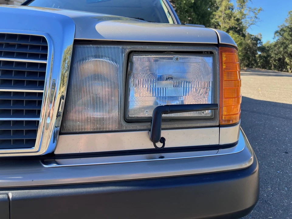1992 Mercedes-Benz W124 E-Class - Image 26 of 31