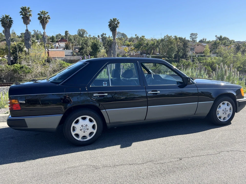 1992 Mercedes-Benz W124 E-Class - Image 9 of 31