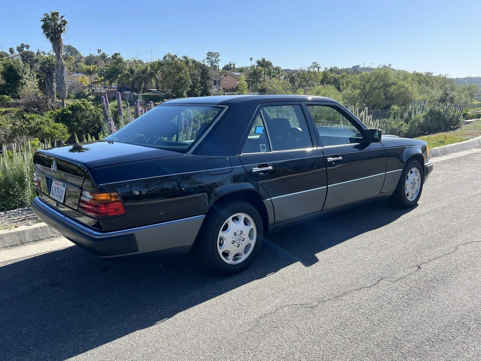 1992 Mercedes-Benz W124 E-Class - Image 10 of 31