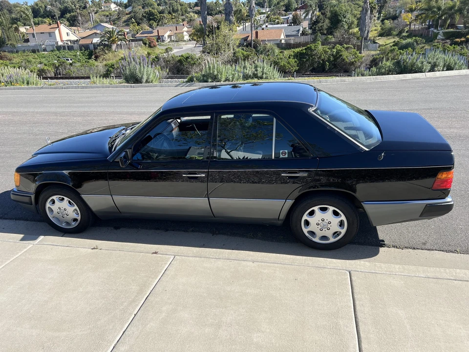 1992 Mercedes-Benz W124 E-Class - Image 17 of 31
