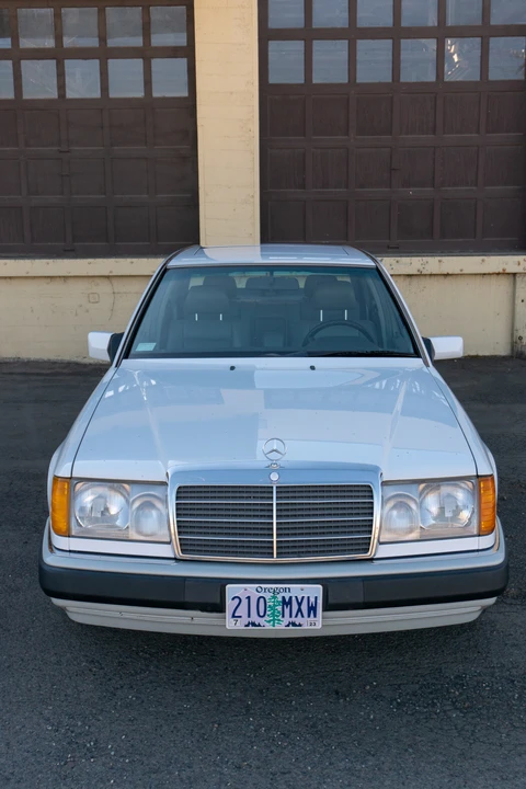 1992 Mercedes-Benz W124 E-Class - Image 2 of 31