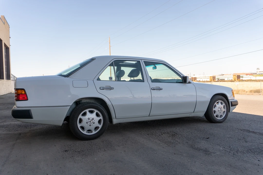 1992 Mercedes-Benz W124 E-Class - Image 30 of 31