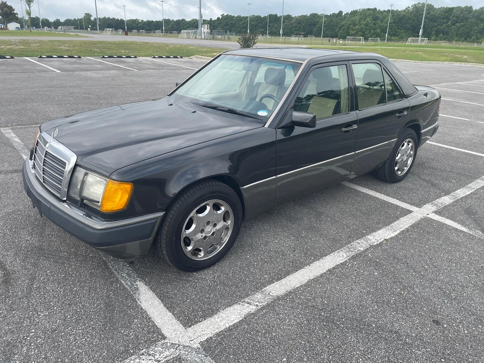 1992 Mercedes-Benz W124 E-Class - Image 9 of 31