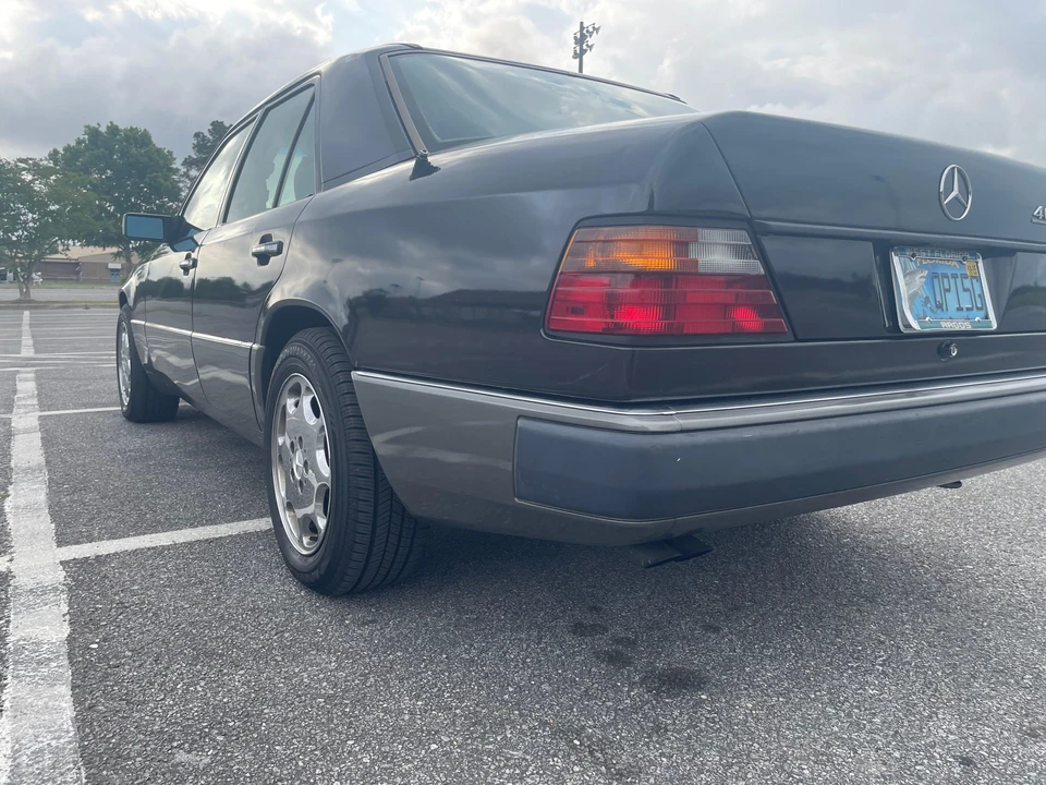 1992 Mercedes-Benz W124 E-Class - Image 30 of 31