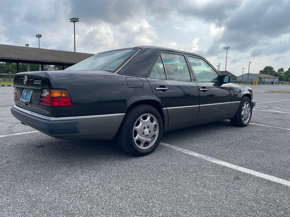 1992 Mercedes-Benz W124 E-Class - Image 13 of 31