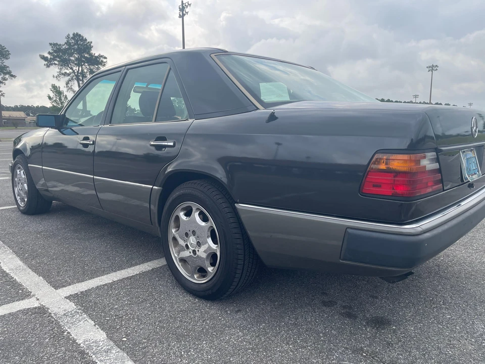1992 Mercedes-Benz W124 E-Class - Image 29 of 31