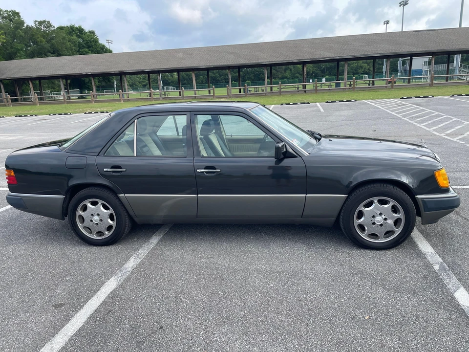 1992 Mercedes-Benz W124 E-Class - Image 14 of 31