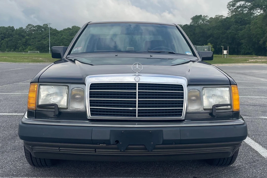 1992 Mercedes-Benz W124 E-Class - Image 2 of 31