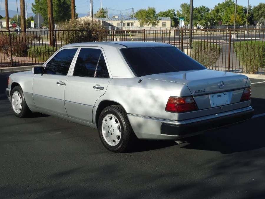 1992 Mercedes-Benz W124 E-Class - Image 3 of 8