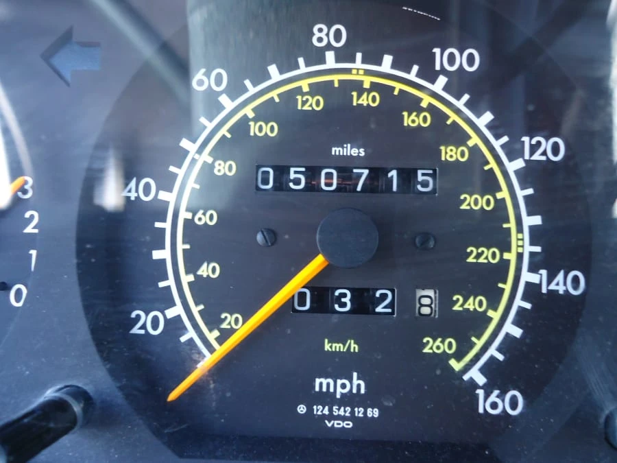1992 Mercedes-Benz W124 E-Class - Image 6 of 8