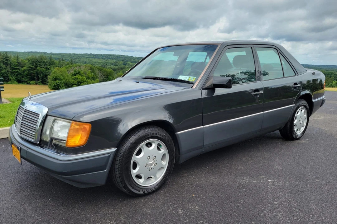 1992 Mercedes-Benz W124 E-Class - Image 2 of 31