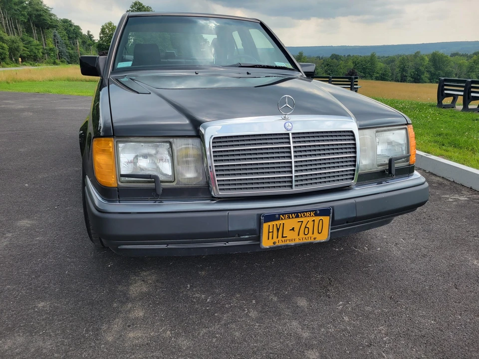 1992 Mercedes-Benz W124 E-Class - Image 8 of 31