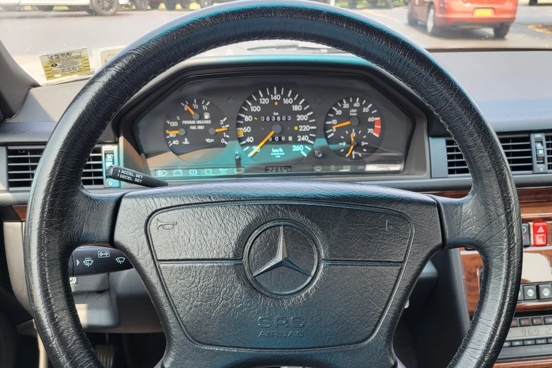 1992 Mercedes-Benz W124 E-Class - Image 23 of 31