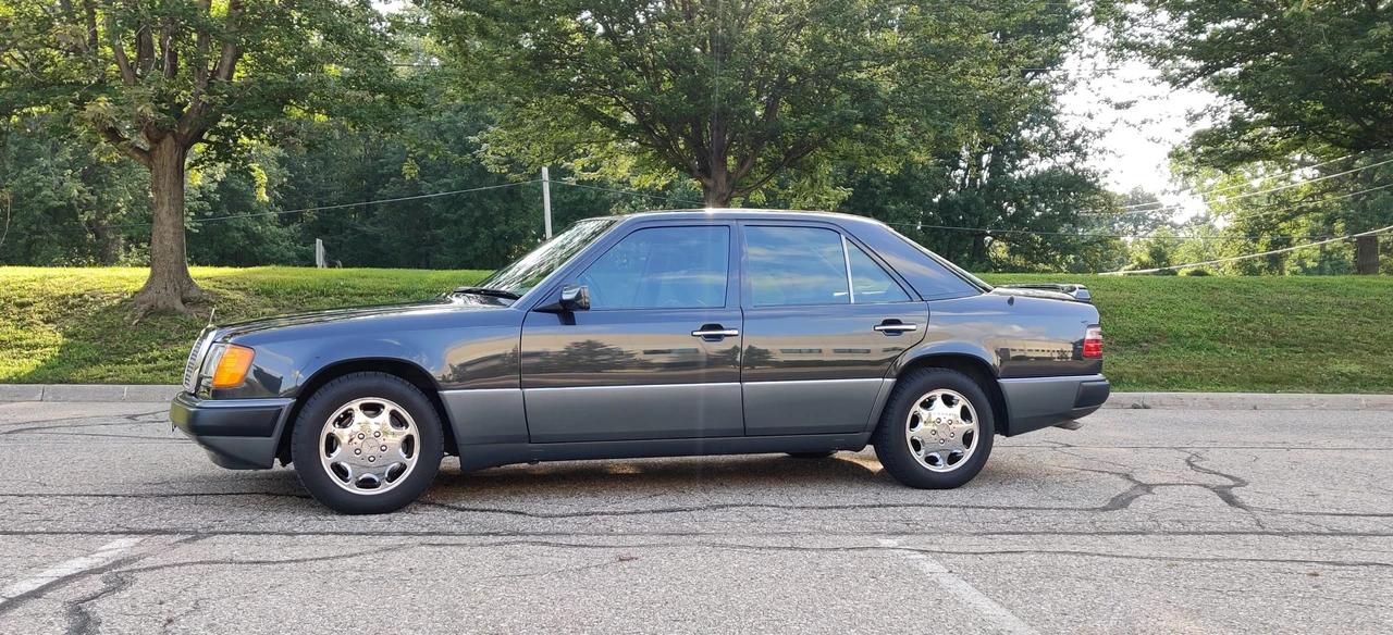 1992 Mercedes-Benz W124 E-Class - Image 9 of 31