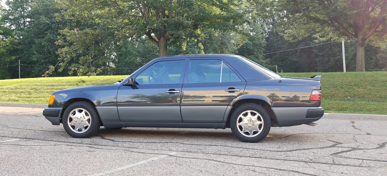 1992 Mercedes-Benz W124 E-Class - Image 10 of 31