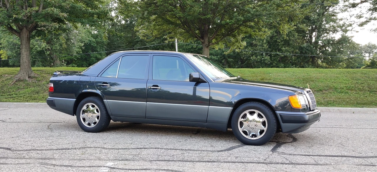 1992 Mercedes-Benz W124 E-Class - Image 30 of 31