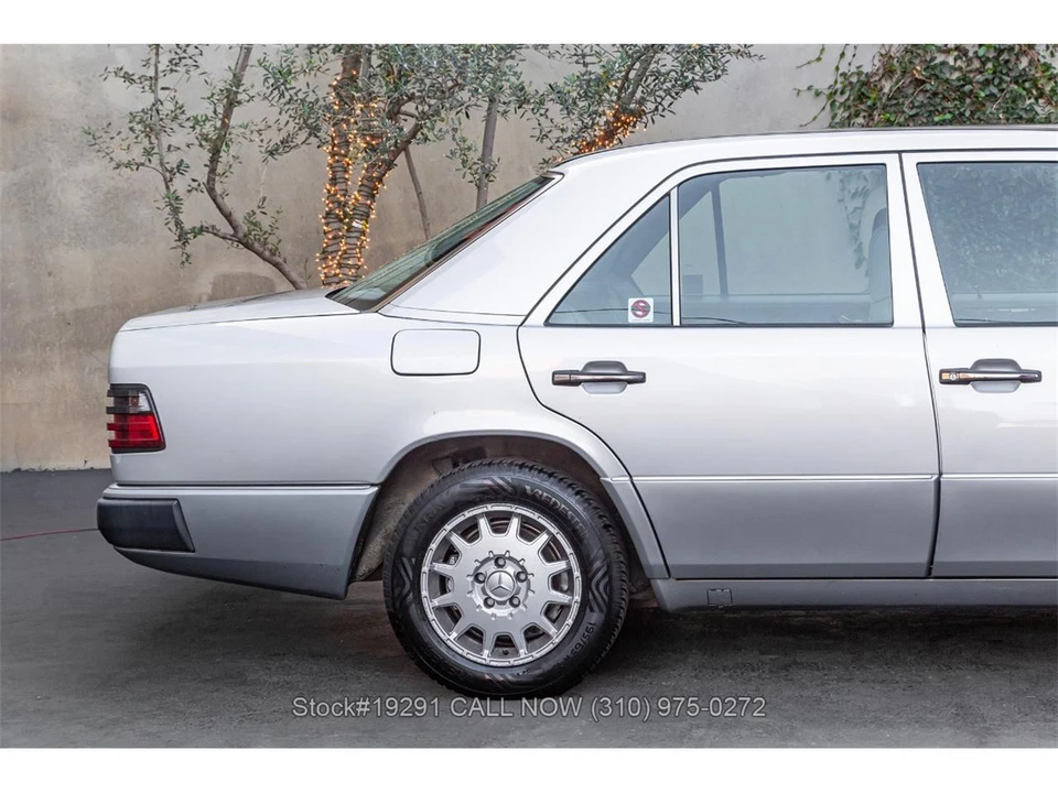 1992 Mercedes-Benz W124 E-Class - Image 11 of 31