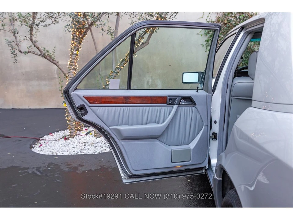 1992 Mercedes-Benz W124 E-Class - Image 20 of 31
