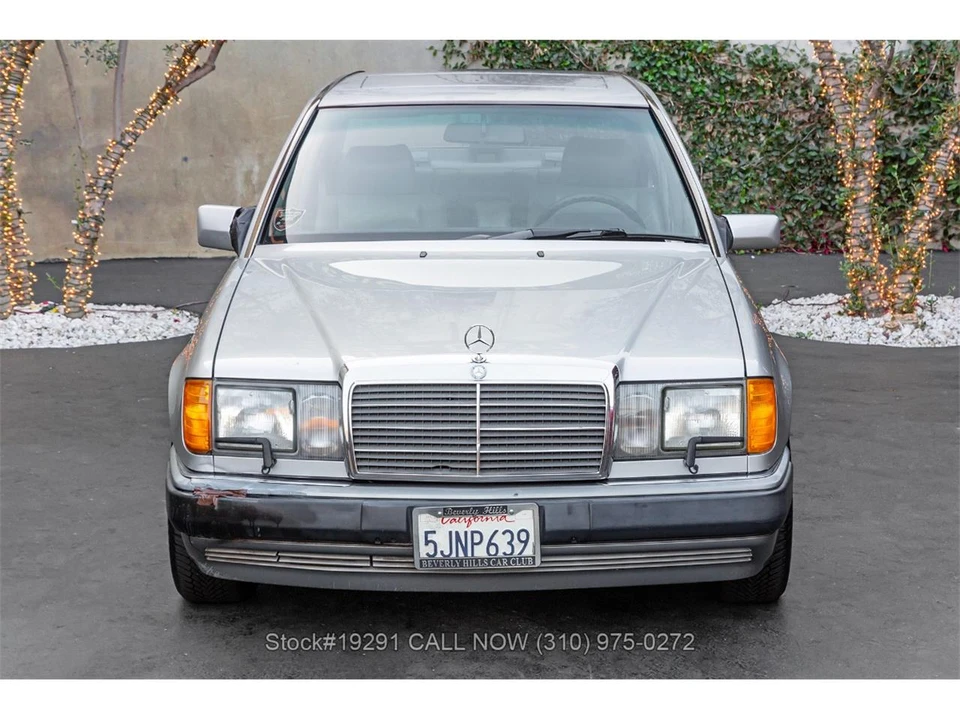 1992 Mercedes-Benz W124 E-Class - Image 2 of 31