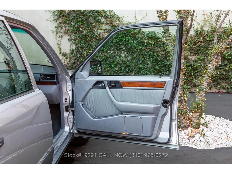 1992 Mercedes-Benz W124 E-Class - Image 26 of 31
