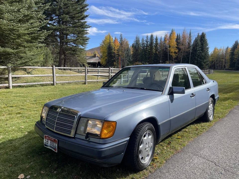 1992 Mercedes-Benz W124 E-Class - Image 2 of 31