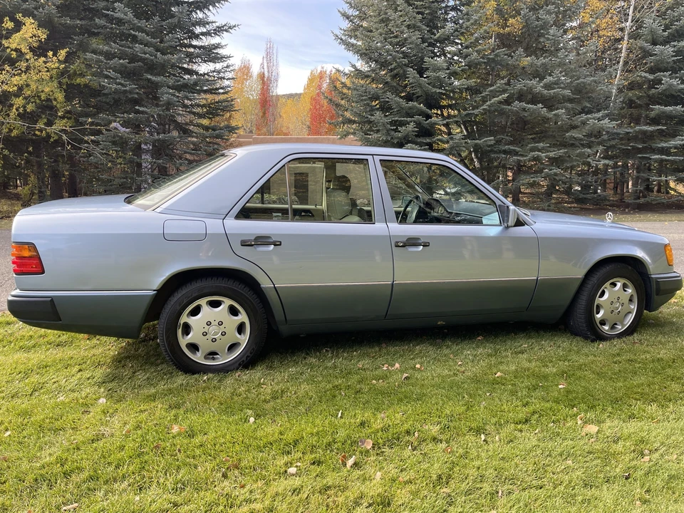 1992 Mercedes-Benz W124 E-Class - Image 9 of 31