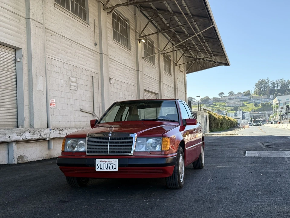 1992 Mercedes-Benz W124 E-Class - Image 2 of 31