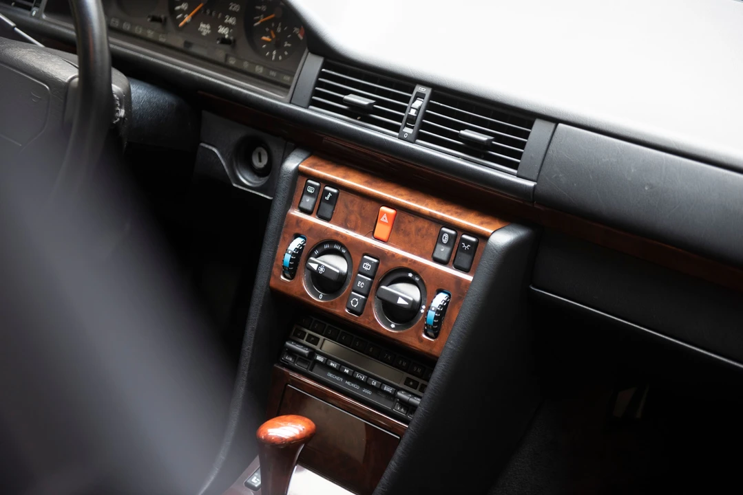 1992 Mercedes-Benz 500E & E500 - Image 23 of 31