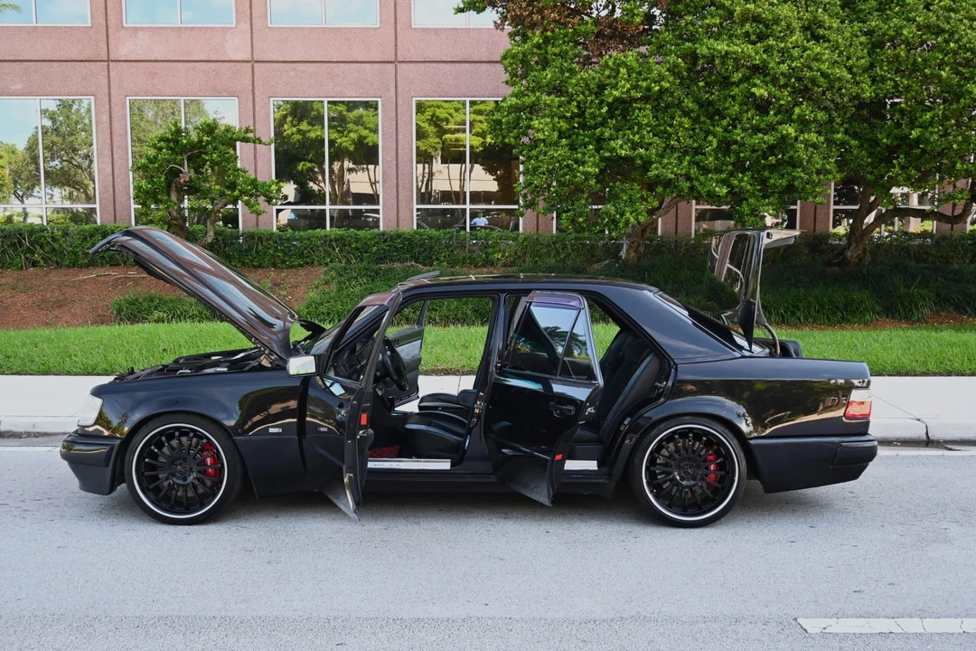 1992 Mercedes-Benz 500E & E500 - Image 11 of 31