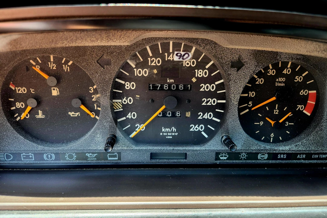 1992 Mercedes-Benz 500E & E500 - Image 25 of 31