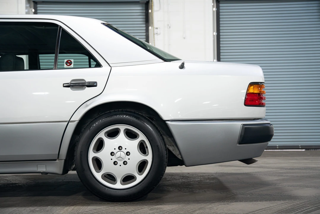 1992 Mercedes-Benz 500E & E500 - Image 12 of 31