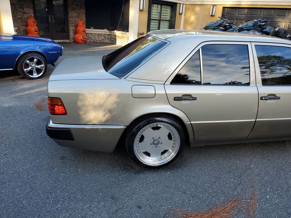 1992 Mercedes-Benz 500E & E500 - Image 18 of 31