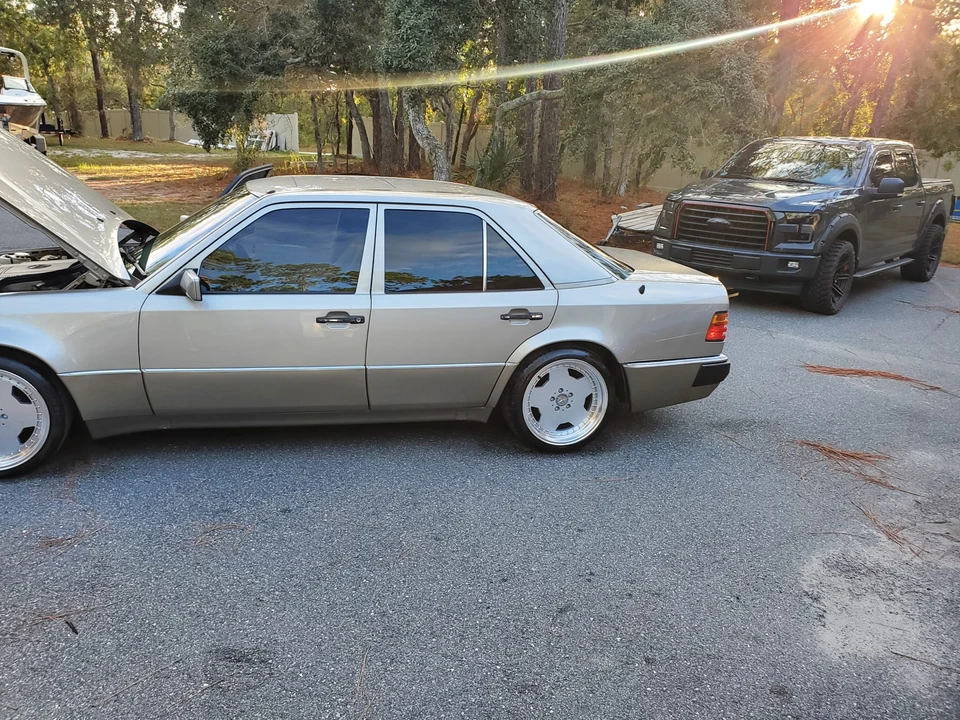 1992 Mercedes-Benz 500E & E500 - Image 8 of 31