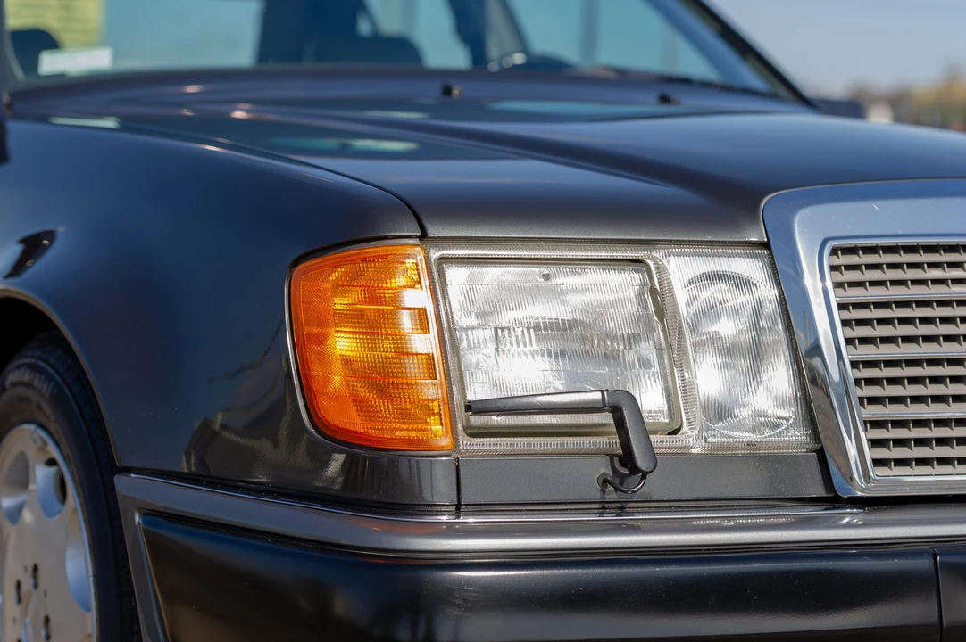 1992 Mercedes-Benz 500E & E500 - Image 23 of 31