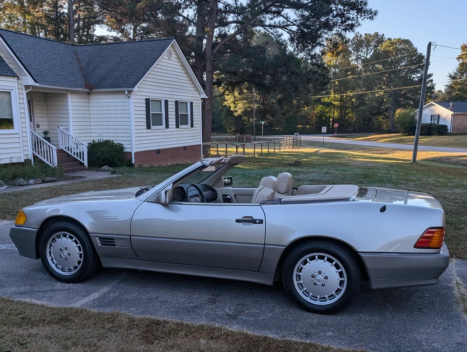 1992 Mercedes-Benz R129 SL-Class - Image 10 of 31
